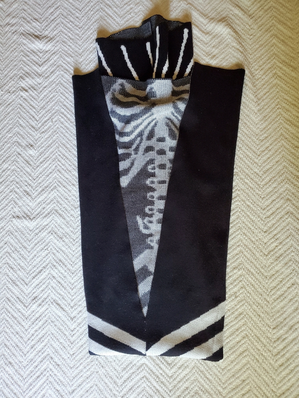 Gothic Skeleton Mermaid Blanket Adult Size - Picture 7 of 8